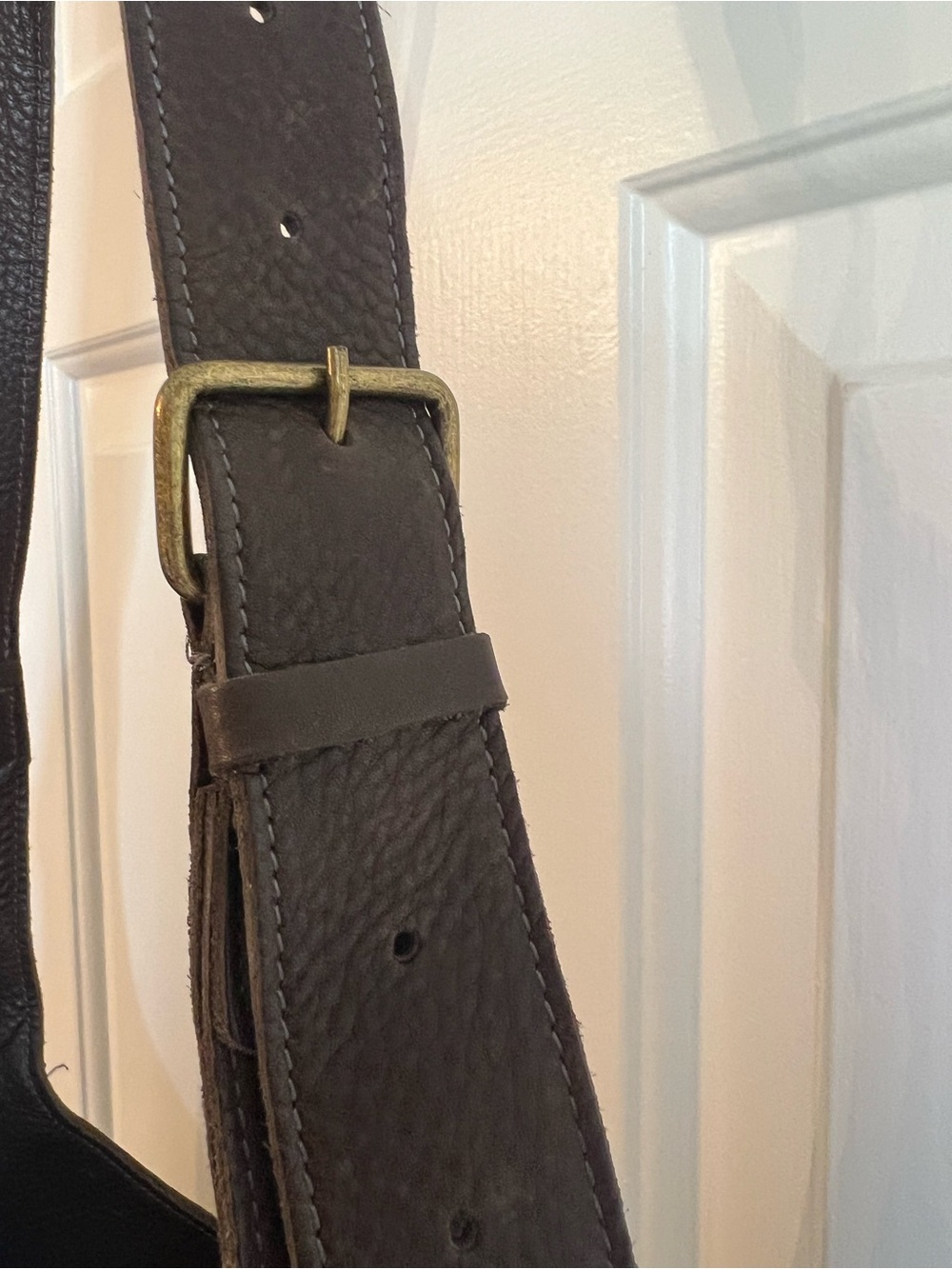 Duluth Trading Co Everyday Leather Hobo Shoulder Bag in Dark Brown - Picture 4 of 16